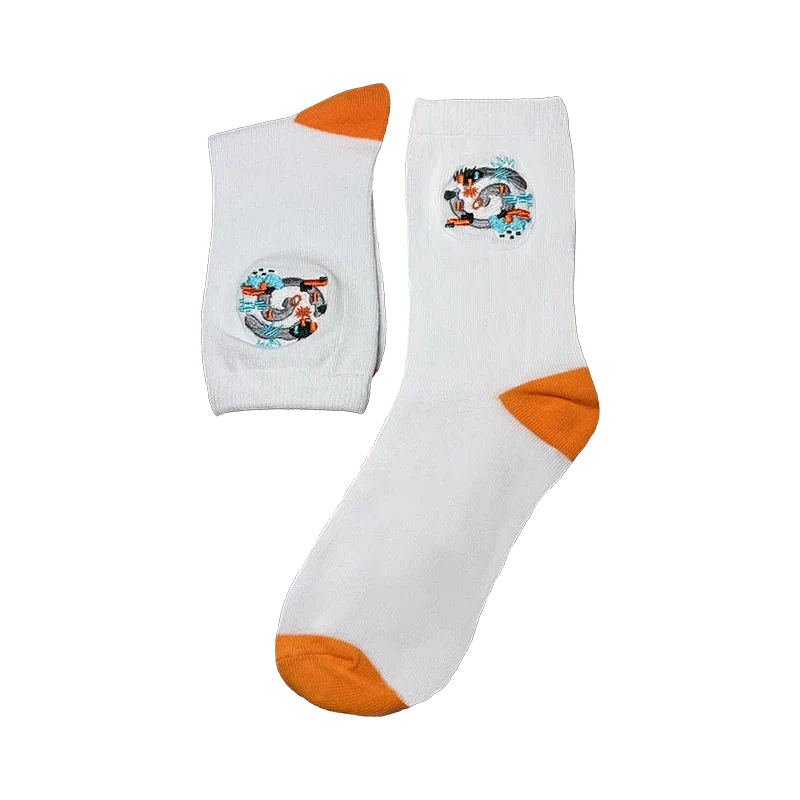 刺繡中筒襪